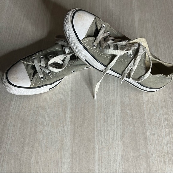 Converse Chuck Taylor All Stars. The original Converse size.Mens 5 women’s 7 - Picture 3 of 8